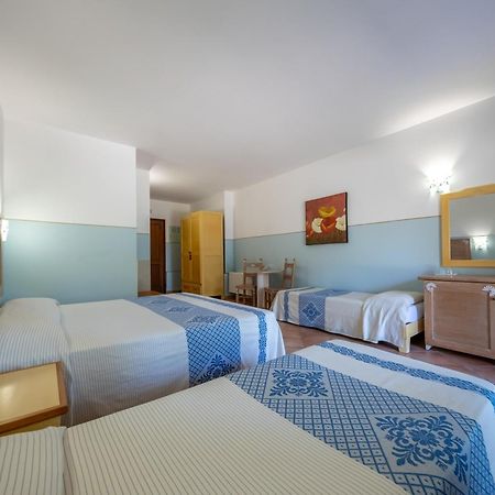 Hotel Luci Del Faro Calasetta Exterior photo