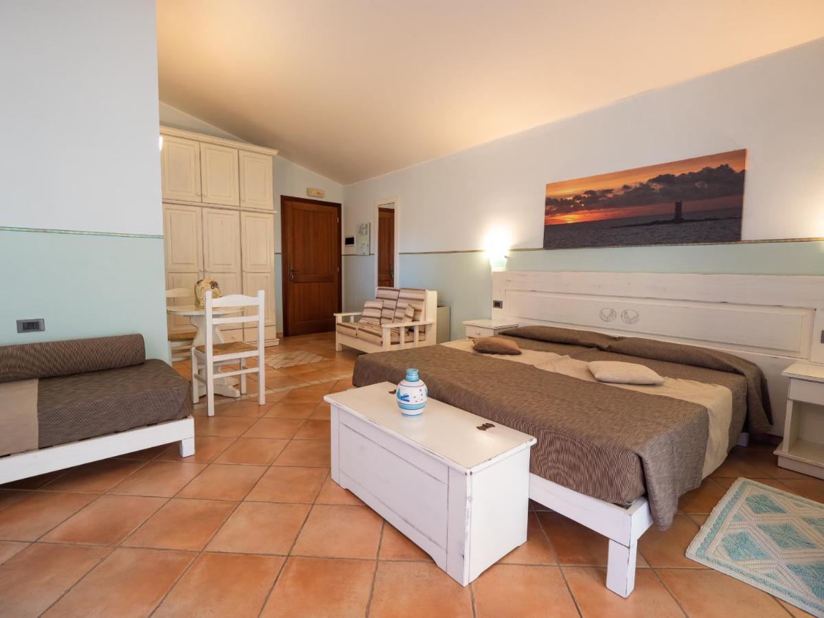 Hotel Luci Del Faro Calasetta Exterior photo