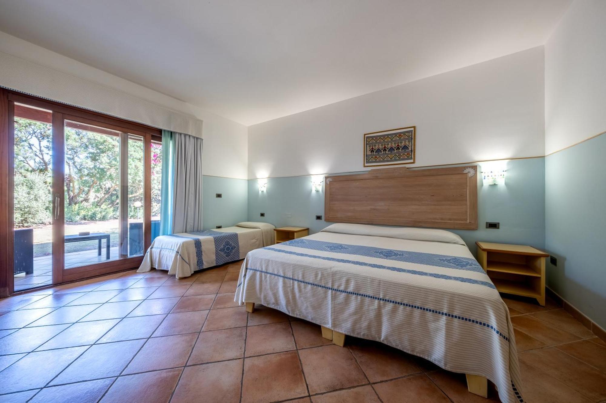 Hotel Luci Del Faro Calasetta Exterior photo