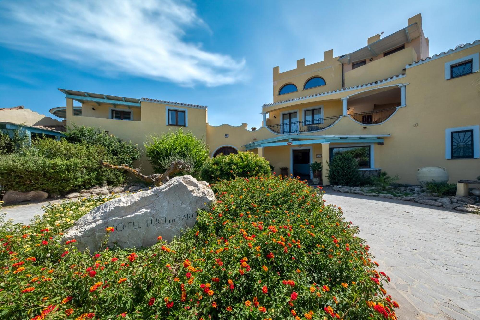 Hotel Luci Del Faro Calasetta Exterior photo