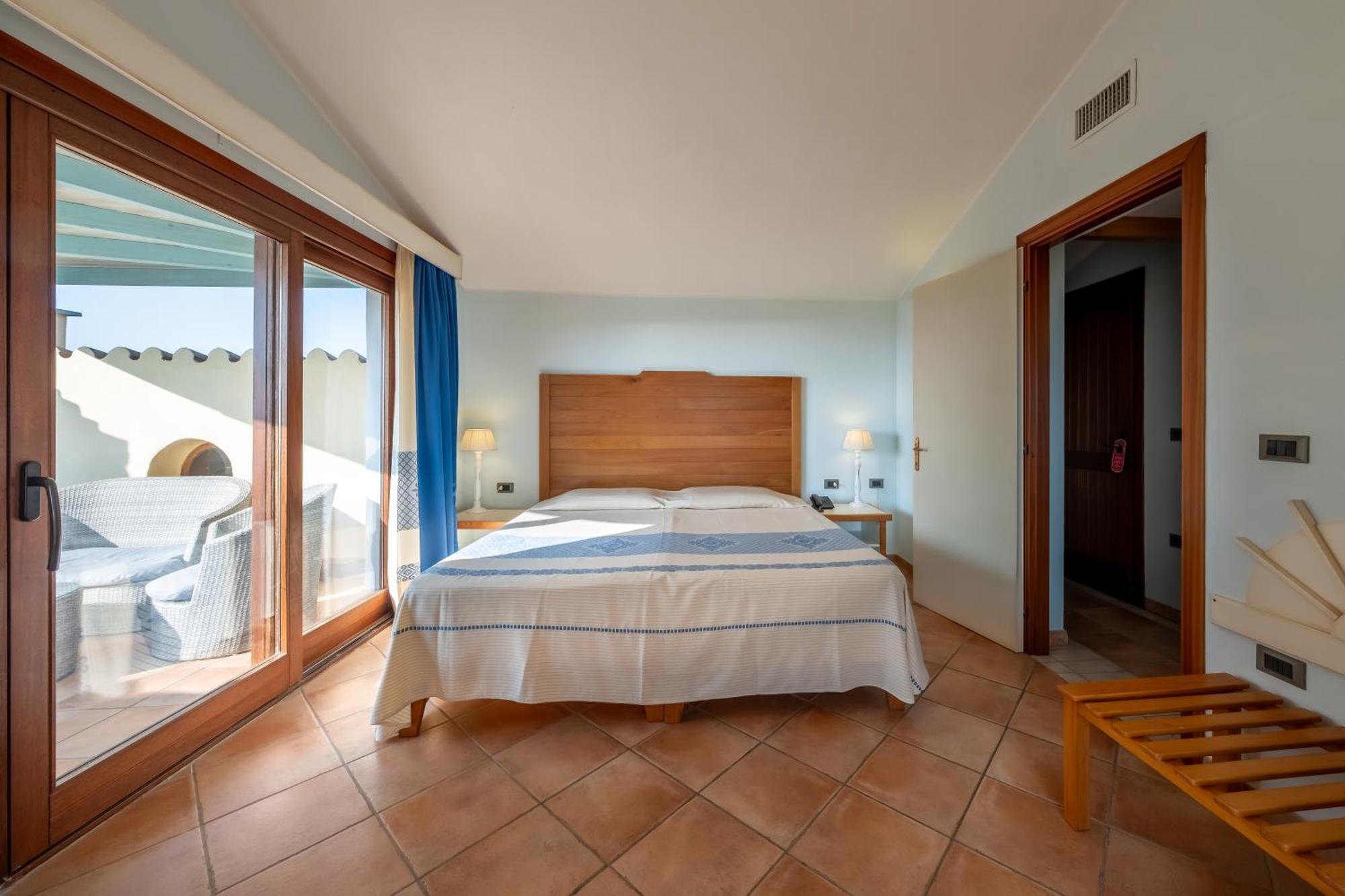 Hotel Luci Del Faro Calasetta Exterior photo